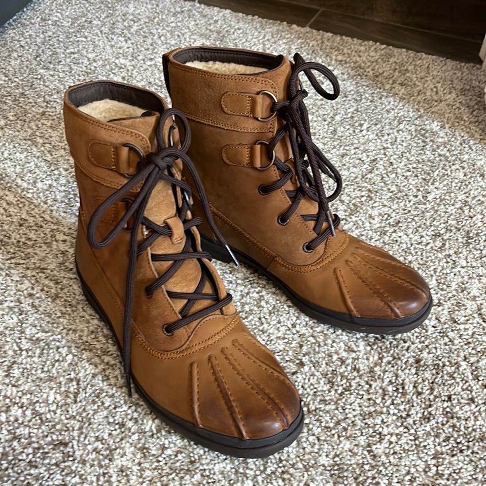 Ugg Azaria boots